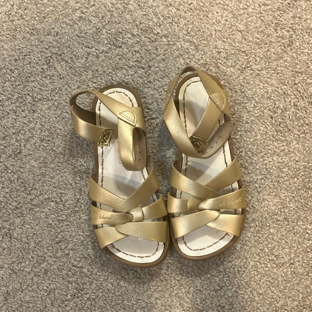 girls saltwater sandals size 13